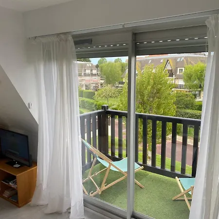 Dans Résidence Privée, Picsine, Tennis Appartement Deauville